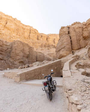 Motorcycle_at_ Valley_of_the_ Kings Wallpaper