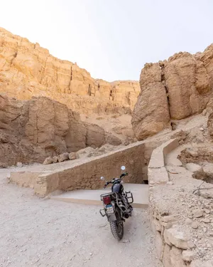 Motorcycle_at_ Valley_of_the_ Kings Wallpaper