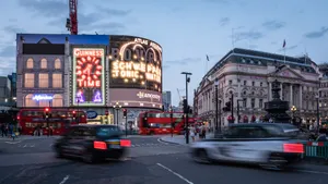 Moving Cars Piccadilly Circus London Wallpaper