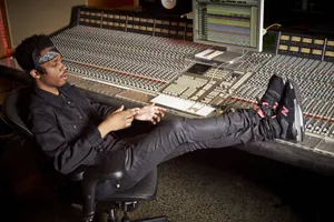 Music Producerat Mixing Console Wallpaper