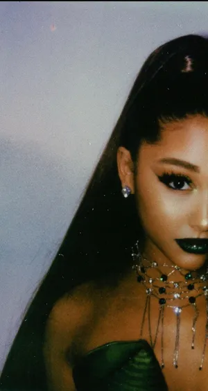 Mysterious_ Green_ Halloween_ Lockscreen Wallpaper