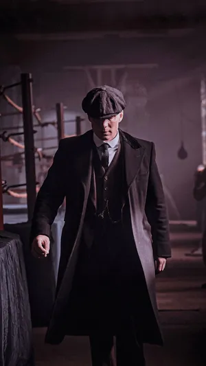 Mysterious Manin Vintage Attire Wallpaper