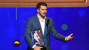 N B A Award Winner Speech Wallpaper