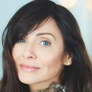 Natalie Imbruglia Portrait Wallpaper