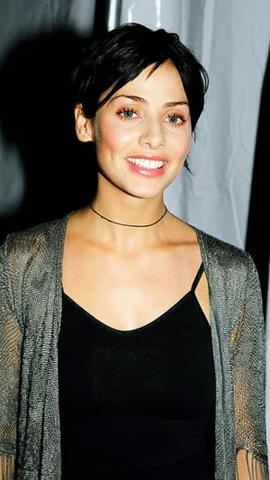 Natalie Imbruglia Smiling Portrait Wallpaper