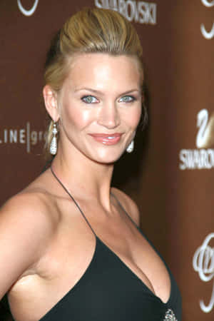 Natasha Henstridge Stunning Close-up Wallpaper