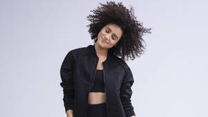 Nathalie Emmanuel In Gray Wallpaper