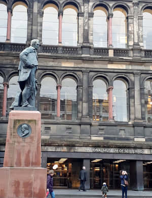 National Museumof Scotland Entrance Statue Wallpaper
