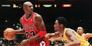 Nba Players Kobe Bryant And Michael Jordan 1998 Game Wallpaper