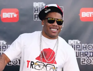 Nelly Smiling At Bet Hip Hop Awards 2011 Wallpaper