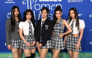 New Jeans Group Event Photo Wallpaper