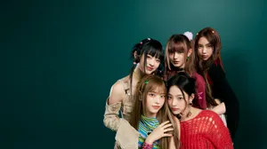 New Jeans_ Group_ Photo_ Shoot Wallpaper