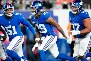 New York Giants Defense In Action Wallpaper