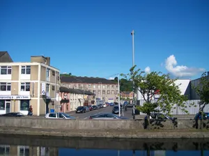 Newry Riverfront Scenery Wallpaper