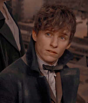 Newt_ Scamander_ Portrait Wallpaper