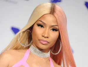 Nicki Minaj Half Pink And Blonde Wallpaper