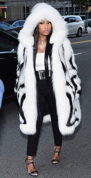 Nicki Minaj Wearing Animal Fur Coat Wallpaper