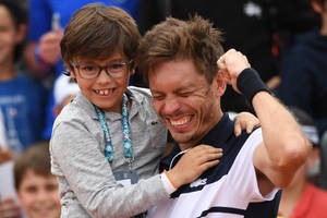 Nicolas Mahut Carrying Son Wallpaper