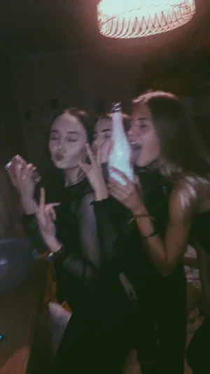 Nightlife Friends Enjoying Party.jpg Wallpaper