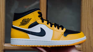 Nike Air Jordan 1 Retro High Og 'black/yellow' Wallpaper