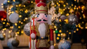 Nutcracker Soldier Christmas Decor Wallpaper