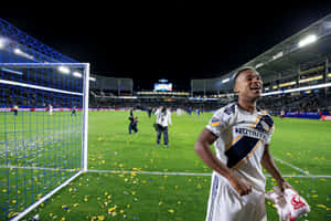 Ola Kamara Los Angeles Galaxy Happy Candid Shot Wallpaper