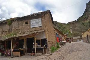 Ollantaytambo Tourist Attraction Wallpaper