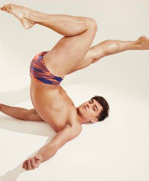 Olympic Diver Tom Daley In Action Wallpaper