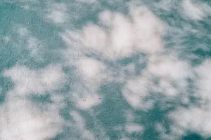 Ombre Wallpaper Creates Dramatic And Captivating Wall Design Wallpaper