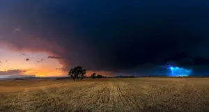 Ominous Dark Storm Approaching Wallpaper