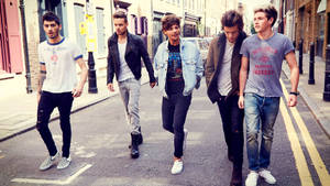 One Direction Walking In The City Wallpaper