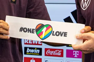 One Love Captain Armband Support Wallpaper