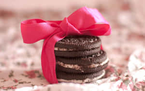 Oreo Cookie In Ribbon Wallpaper