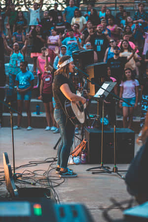 Outdoor Christian Worship Leader.jpg Wallpaper