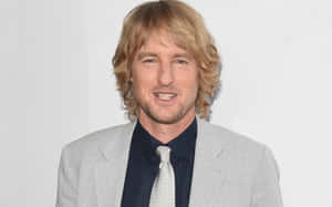 Owen Wilson Looking Content Wallpaper