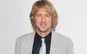 Owen Wilson Looking Content Wallpaper