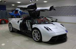 Pagani Huayra White Edition Wallpaper