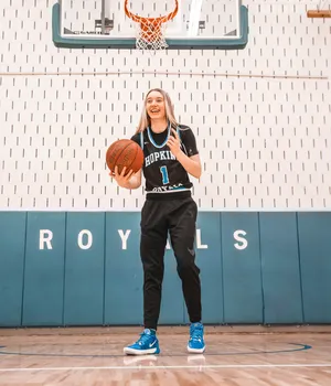 Paige Bueckers Basketball Star Wallpaper