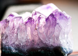 Pale Amethyst Crystal Wallpaper