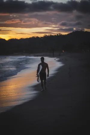 Panama Surfer Wallpaper