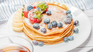 Pancakes With Powdered Sugar Wallpaper