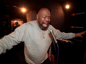 Passionate Performanceat Microphone Wallpaper