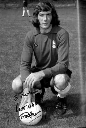 Pat Jennings Arsenal Football Club Black And White Portrait Wallpaper