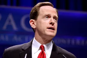Pat Toomey Speaking In Cpac Wallpaper