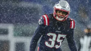 Patriots Player Snow Game Wallpaper