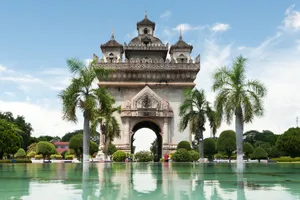 Patuxai War Monument Clear Water Wallpaper