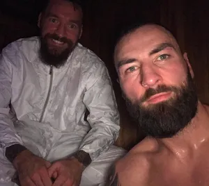 Paul Craig In Sauna Wallpaper