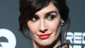 Paz Vega Exudes Elegance In Stunning Photoshoot Wallpaper