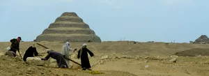 People In Saqqara Pyramid Wallpaper