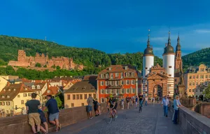 People On Heidelberg Castle Wallpaper